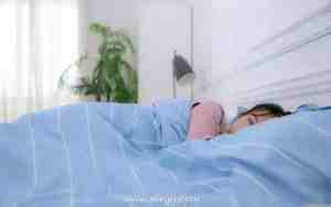 梦见女儿和别人睡一起了