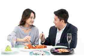 梦见别人给请帖参加婚礼什么意思