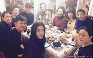 梦见在别人家里吃饭